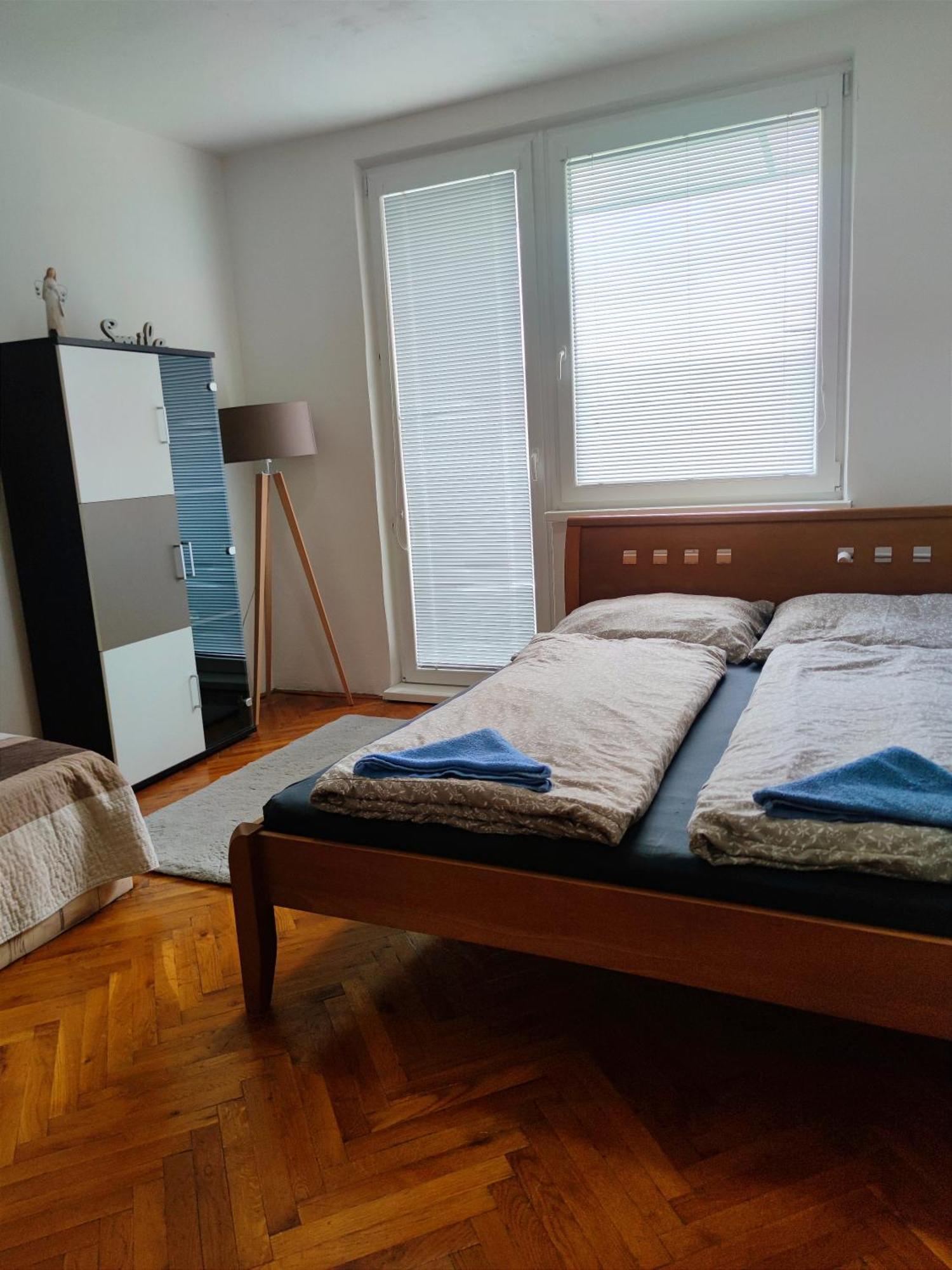 Fast Apartment In The Centrum เลวิเช ภายนอก รูปภาพ